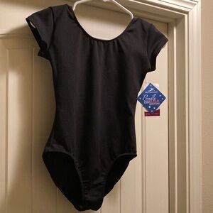 Motionwear Girls Black Leotard Dance wear Small Adult Style 2105  New with Tags